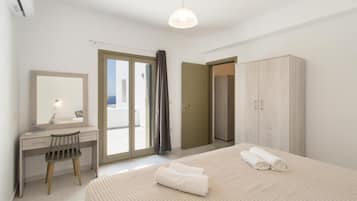 3 bedrooms, iron/ironing board, free WiFi, bed sheets