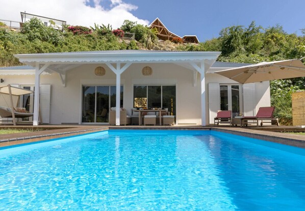 Pool - Villa Arubana - Tropical escape with private pool (Sainte-Anne)