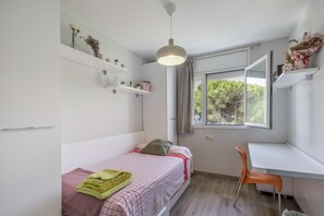 3 chambres, fer et planche à repasser, Wi-Fi gratuit, draps fournis