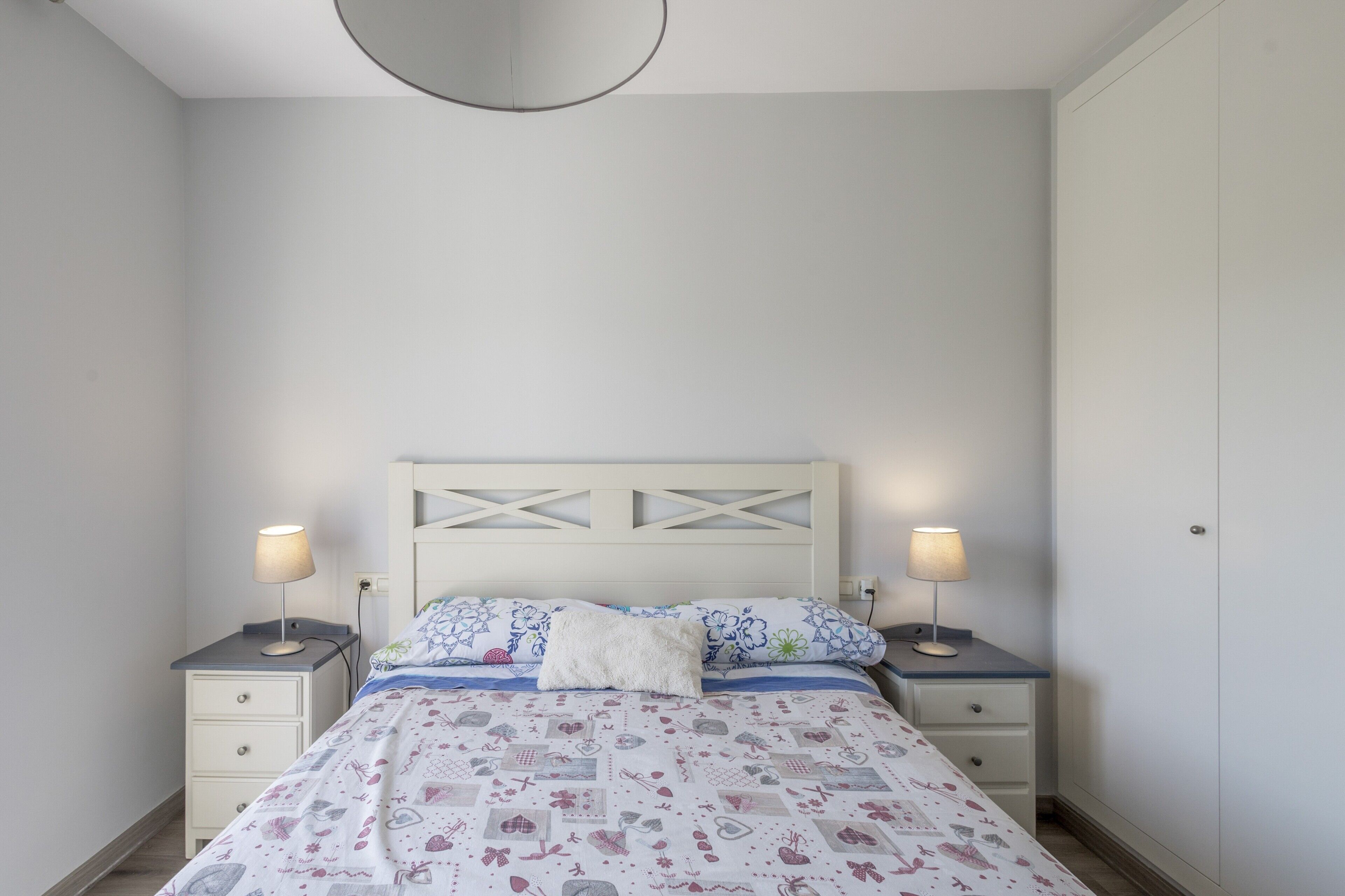 3 dormitorios, tabla de planchar con plancha, wifi gratis y ropa de cama