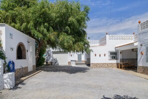 Terrace/patio - Holiday Home 'Manuel' with Shared Pool, Wi-Fi and Air Conditioning (Conil)