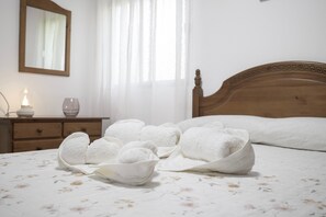 3 bedrooms, free WiFi, bed sheets, wheelchair access - Holiday Home 'Francisca' with Shared Pool, Wi-Fi and Air Conditioning (Conil)