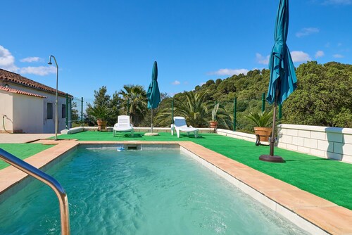 Country House 'El Poleo' with Mountain View, Wi-Fi and Air Conditioning