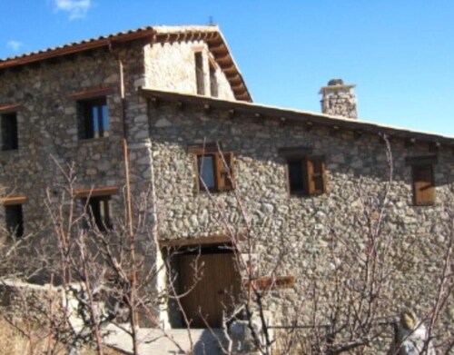 Country House 'El Paller O La Casa De Ca L’Escolà' with Mountain View, Shared Terrace and Wi-Fi