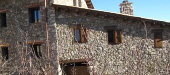 Country House 'El Paller O La Casa De Ca L’Escolà' with Mountain View, Shared Terrace and Wi-Fi