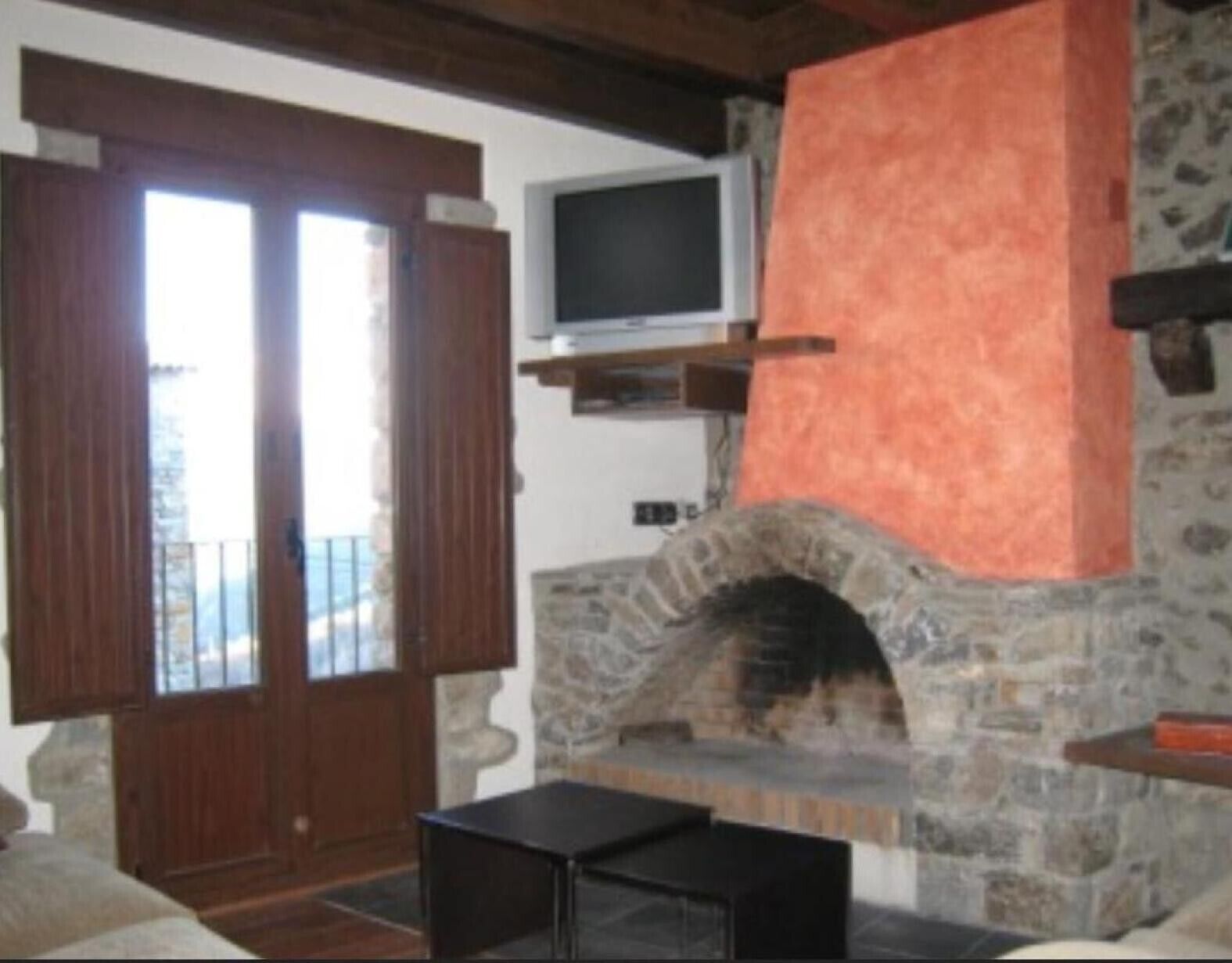 TV, fireplace, DVD player