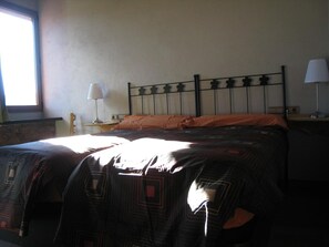 2 camere, ferro/asse da stiro, Wi-Fi gratuito, lenzuola