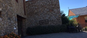 Country House 'Cal Poeta' with Mountain View, Private Garden and Wi-Fi