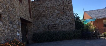 Country House 'Cal Poeta' with Mountain View, Private Garden and Wi-Fi