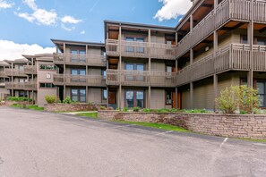 Exterior - Pool & Hot Tubs | 1 block to Ski Area | Ski Season Shuttle (Steamboat Springs)