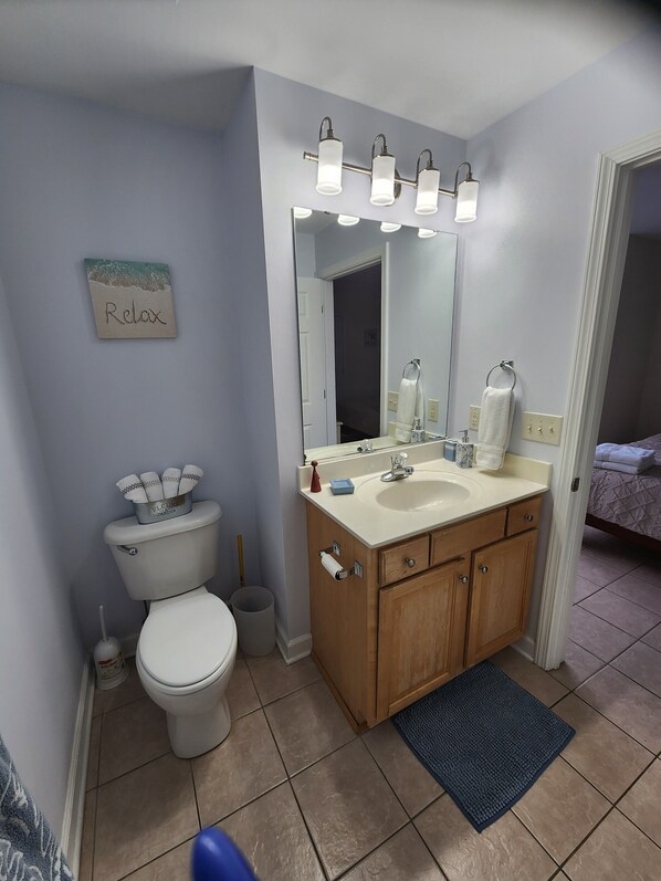 Jetted tub, hair dryer, towels, soap