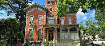 อัพจอห์น เฮาส์ อินน์