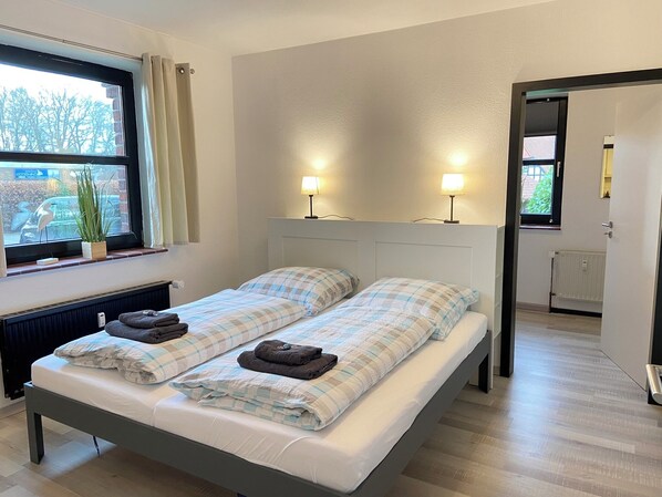 2 bedrooms, iron/ironing board, WiFi, bed sheets