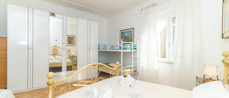 2 camere, ferro/asse da stiro, Wi-Fi gratuito, lenzuola