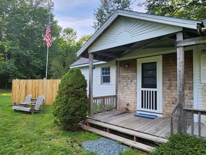 Exterior - Acadia Lobsterman's Coastal Bungalow (Lamoine)