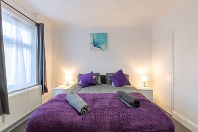 Spacious 4-Bedroom Home in Southampton – Perfect for Contractors or Families