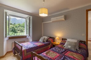 2 bedrooms, iron/ironing board