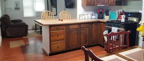 Frigorífic, microones, forn i placa de cuina