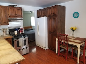 Fridge, microwave, oven, stovetop - The Chicken Coop (Staatsburg)