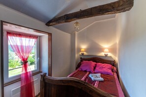 2 bedrooms, iron/ironing board - Holiday Home 'La Magnannerie' with Mountain View, Shared Pool and Air Conditioning (Gravières)
