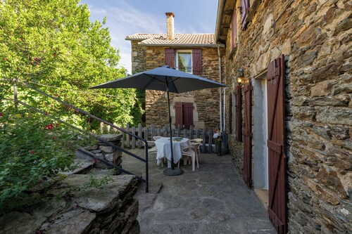 Maison de vacances 'Le Sam-plaît' avec vue sur les montagnes, piscine partagée et climatisation