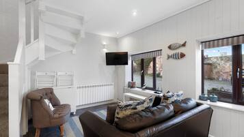 Cottage | Living area | Smart TV