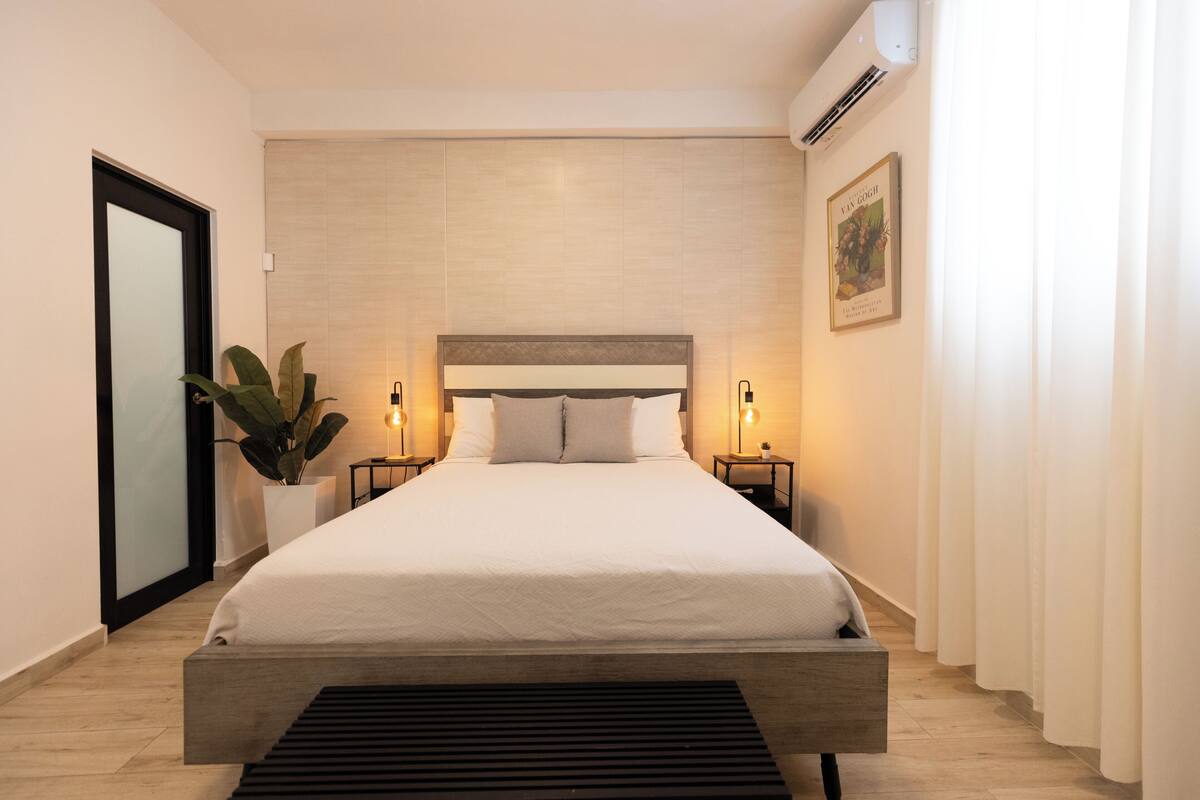 Appartement Confort | Bureau, espace de travail pour ordinateurs portables
