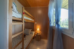 3 Schlafzimmer, Bügeleisen/Bügelbrett