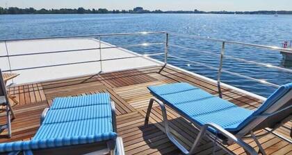 Hausboot am Xantener Nordsee