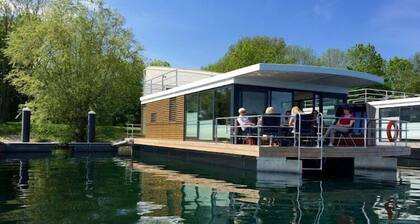 Bateau-maison au bord du lac Nord de Xantener