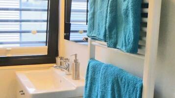 Een douche, een haardroger