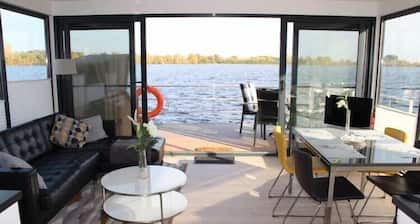 Hausboot am Xantener Nordsee