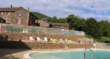 Chalet 'Jordan - Mas Lachamp' with Mountain View, Shared Pool and Air Conditioning