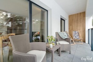 Terrace/patio - Apartment close to the beach, with pool (Lukecin)