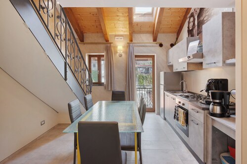 Apartment 'Donna Sofi' with Sea View, Wi-Fi and Air Conditioning