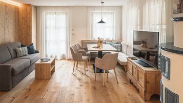 Télévision, cheminée