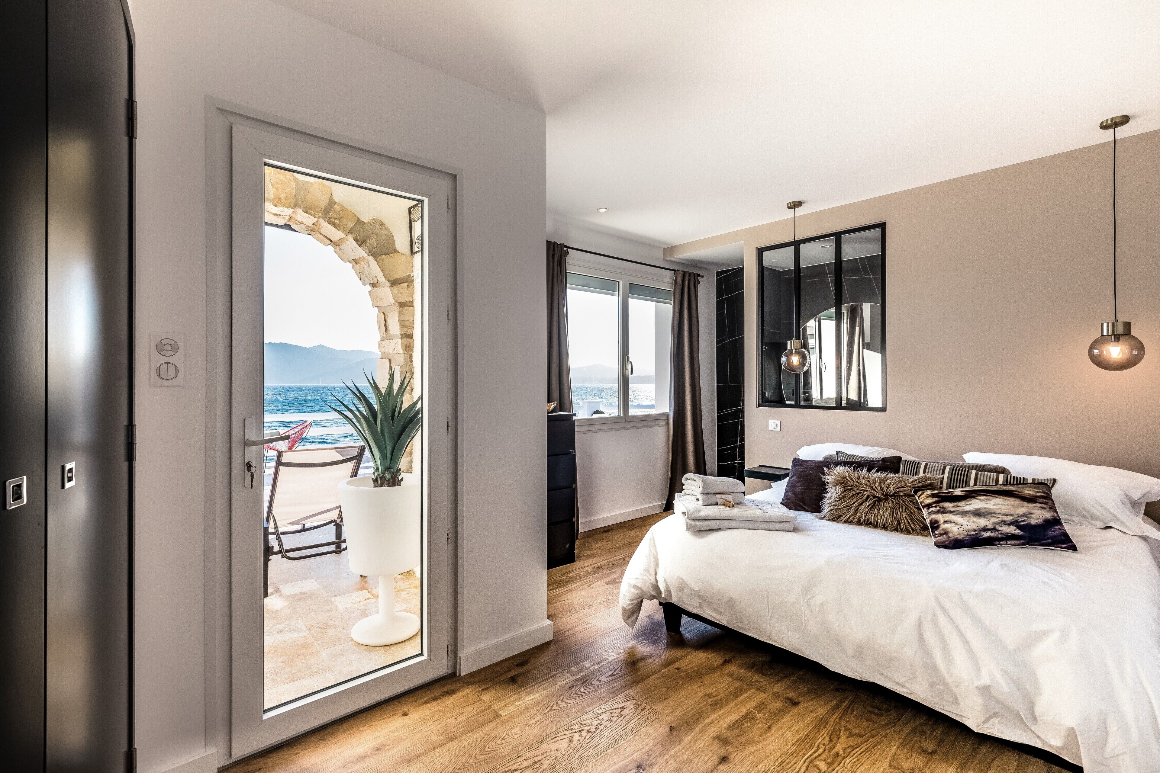 4 chambres, fer et planche à repasser, Wi-Fi gratuit, draps fournis