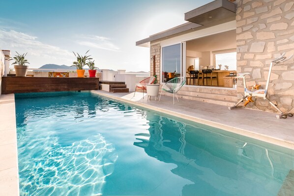 Pool - Exceptional Villa – Les Pieds dans l’Eau in Saint-Mandrier-sur-Mer (Saint-Mandrier-sur-Mer)