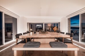 Dining - Exceptional Villa – Les Pieds dans l’Eau in Saint-Mandrier-sur-Mer (Saint-Mandrier-sur-Mer)