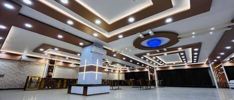 Banquet hall