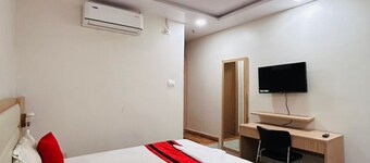 HOTEL INDRALOK INN