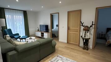 3 dormitorios, tabla de planchar con plancha, wifi gratis y ropa de cama