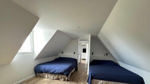 6 bedrooms, iron/ironing board, WiFi, bed sheets