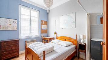 2 makuuhuonetta, silitysrauta/-lauta