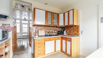 Refrigerador, microondas, horno y lavavajillas