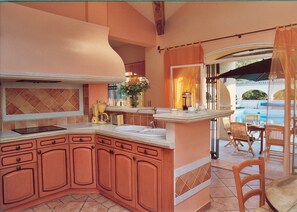 Fridge, microwave, coffee/tea maker, electric kettle - Dolce Vita (Mondragon)