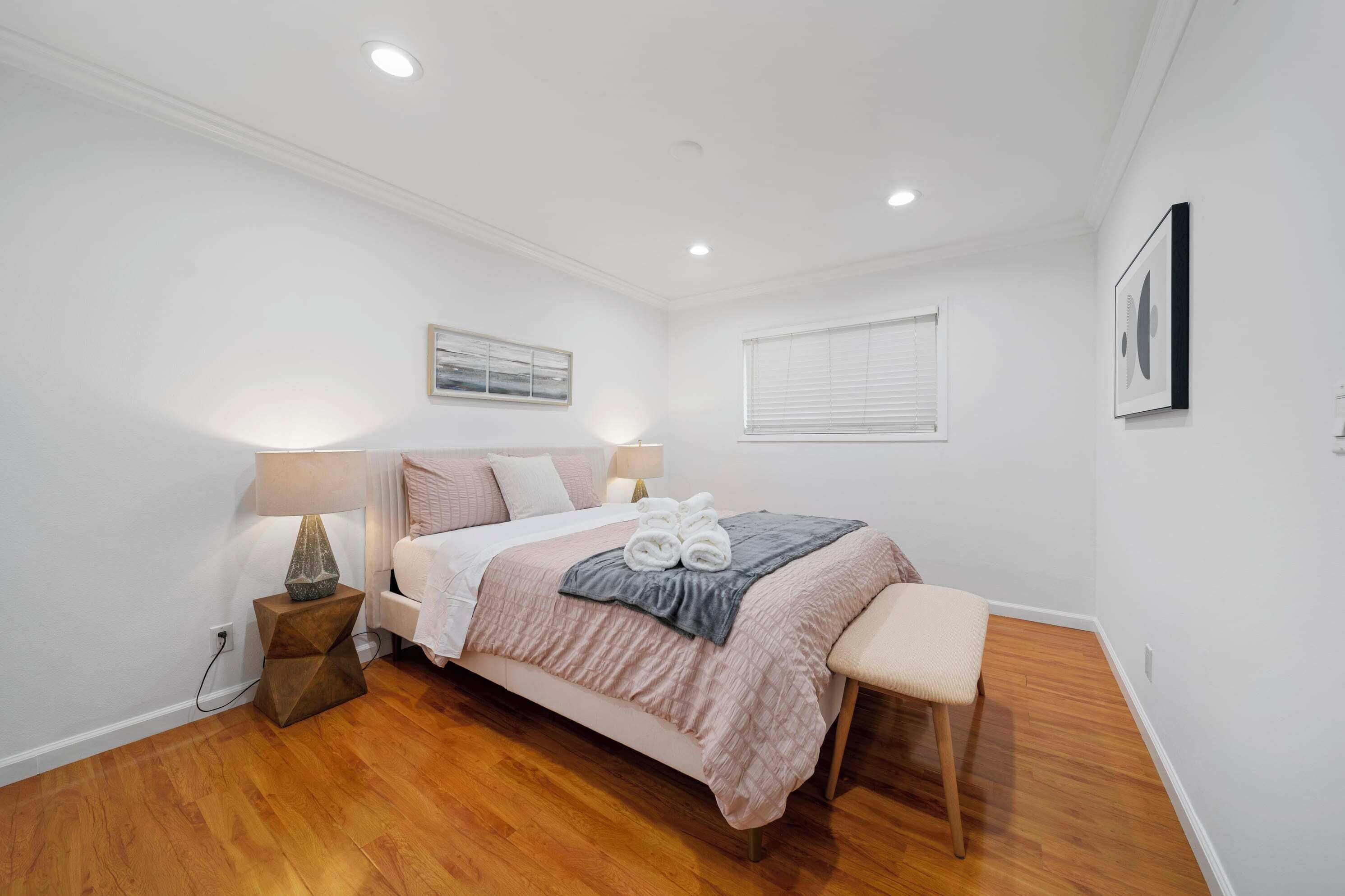 House (2 Bedrooms) | 2 bedrooms, desk, laptop workspace, iron/ironing board