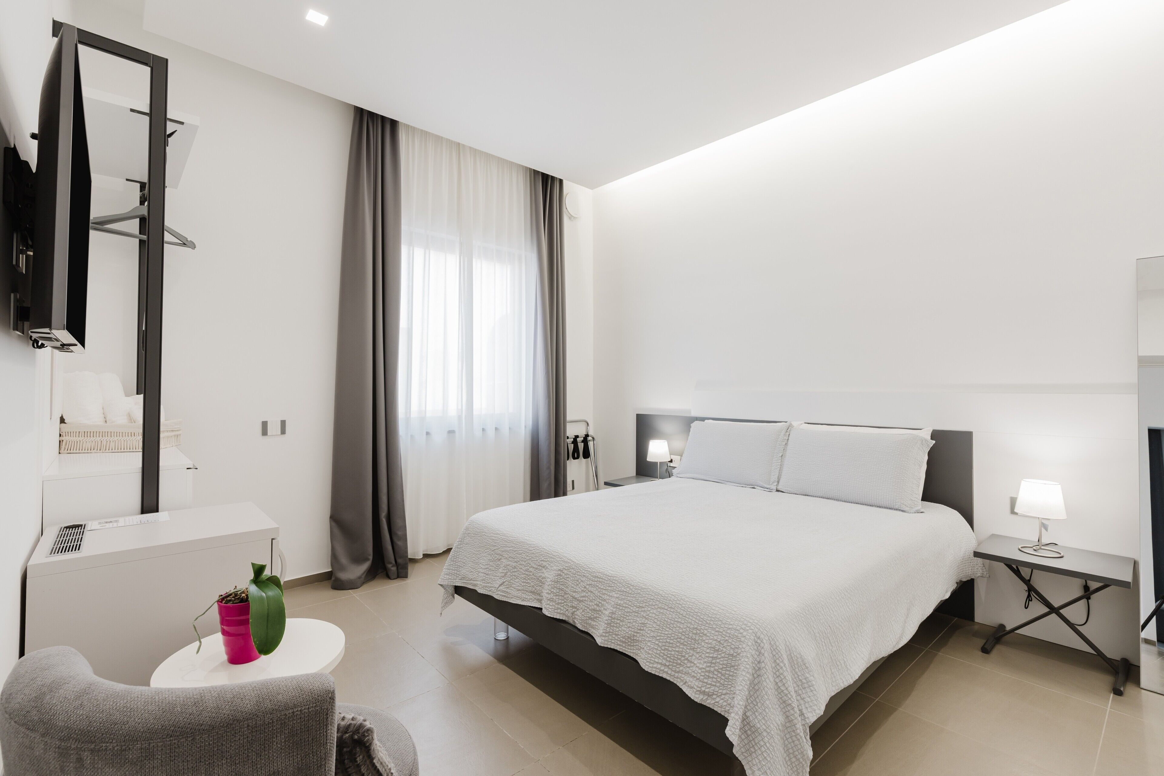 1 chambre, fer et planche à repasser, Wi-Fi gratuit, draps fournis