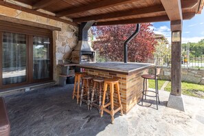 Terrace/patio - Holiday Home 'El Berrueco' with Mountain View, Private Pool and Wi-Fi (El Berrueco)