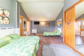 4 habitaciones, tabla de planchar con plancha y wifi gratis 